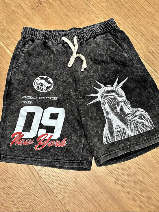 Other - Graphic Black Shorts Size Large Like New